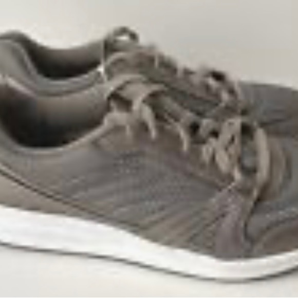 Never worn anti gravity easy spirit Galaton sneaker - Picture 2 of 6